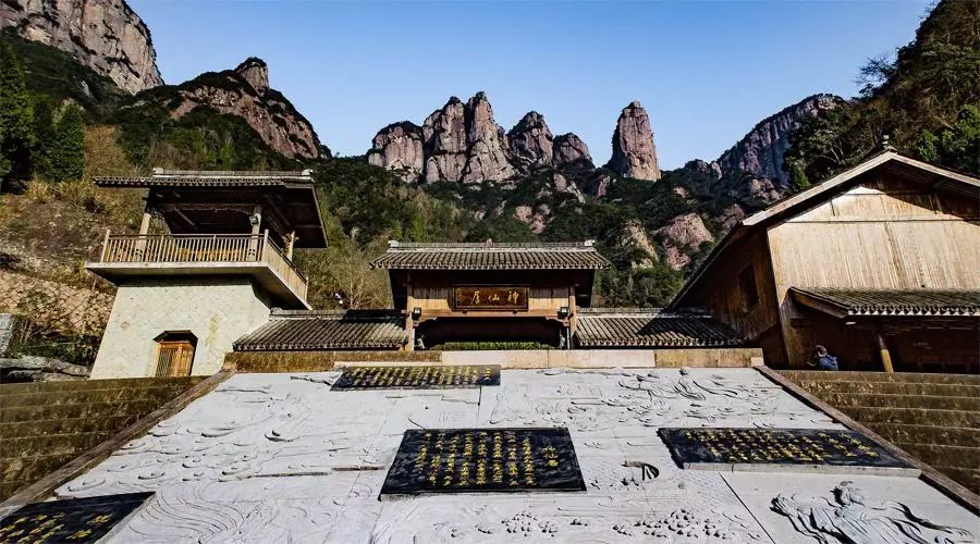 【4天五一小長(zhǎng)假攻略】-西尼機(jī)電預(yù)祝各位“五一勞動(dòng)節(jié)”快樂！