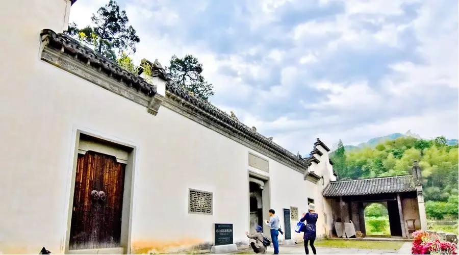 【4天五一小長(zhǎng)假攻略】-西尼機(jī)電預(yù)祝各位“五一勞動(dòng)節(jié)”快樂！