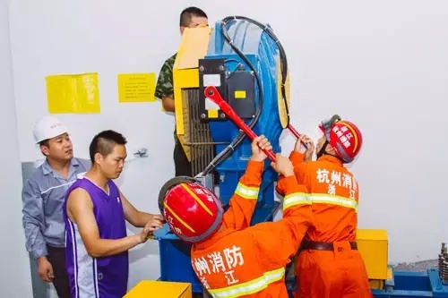 “專業(yè)救援 刻不容緩” —下沙、江東消防聯(lián)合西尼電梯開展電梯事故應(yīng)急演練